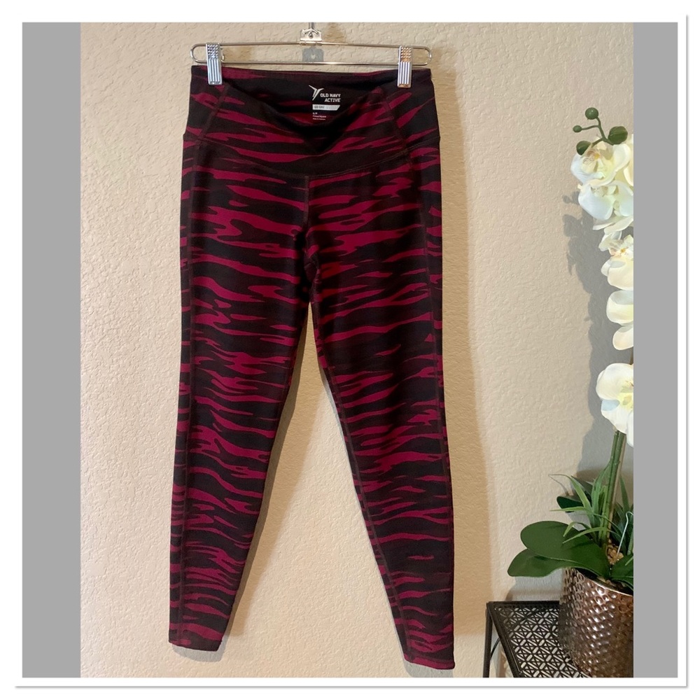 Old Navy Active burgundy and black leggings, size s